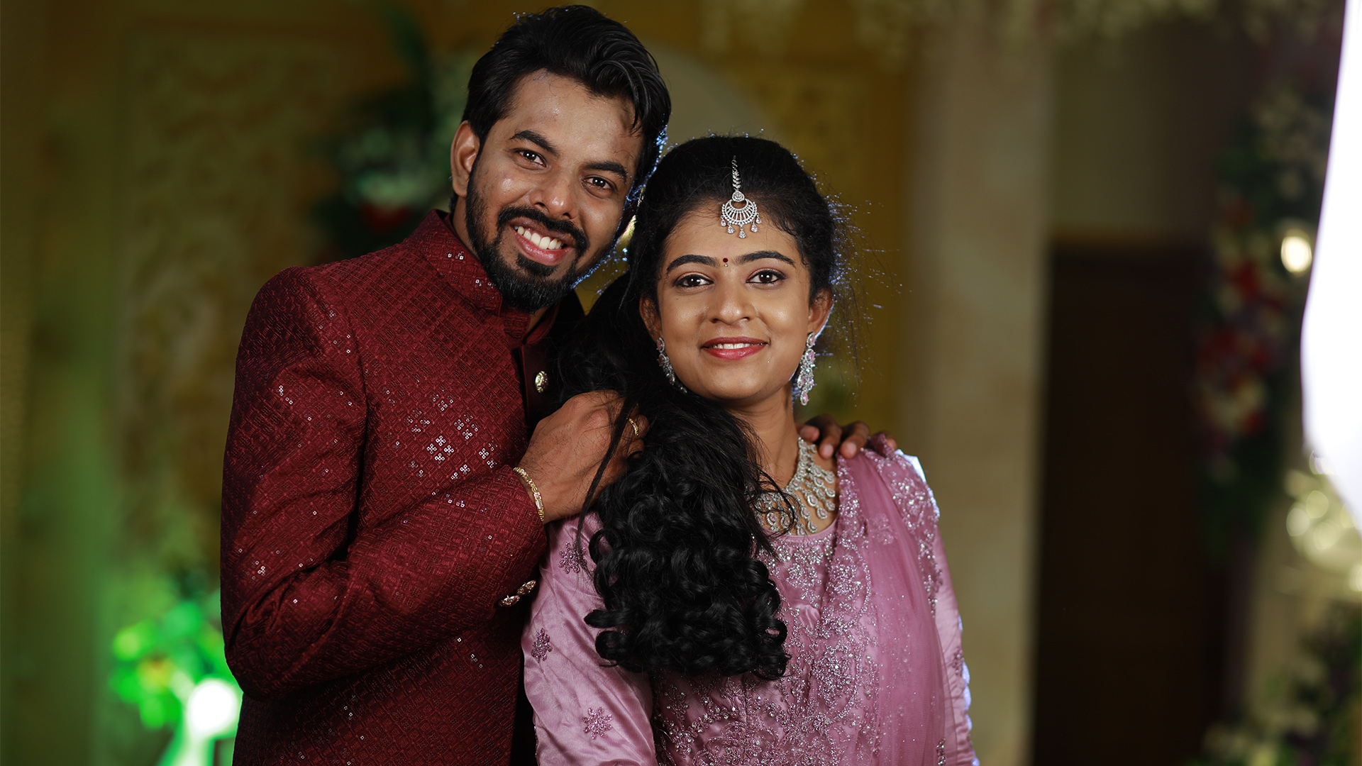 couple hapyily stared the pre wedding photoshoot